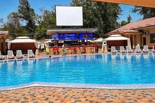 Azizbek Pool City · 2