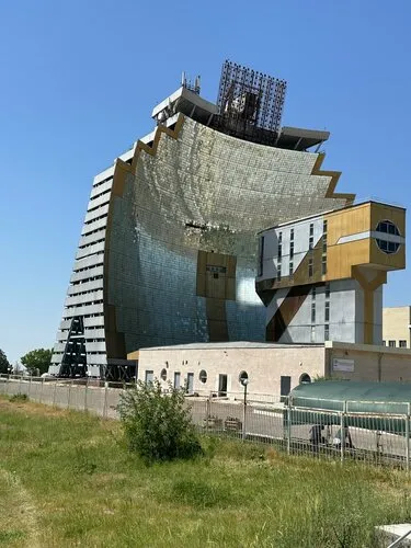 Институт Солнца — гелиокомплекс в Паркенте · 2