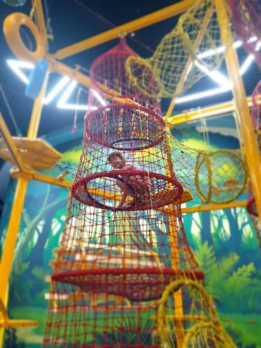 Luna Park — Riviera Mall